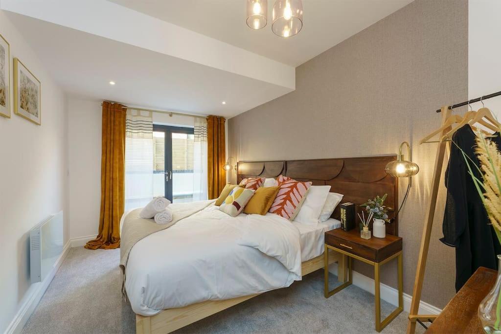 Bressingham - 2 Bedroom Luxury Apartment By Mint Stays Бристол Екстериор снимка